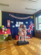 Natalka i Luiza podczas występu konkursowego