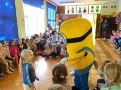 odwiedziny animatorów z Sali zabaw "Fikołki"